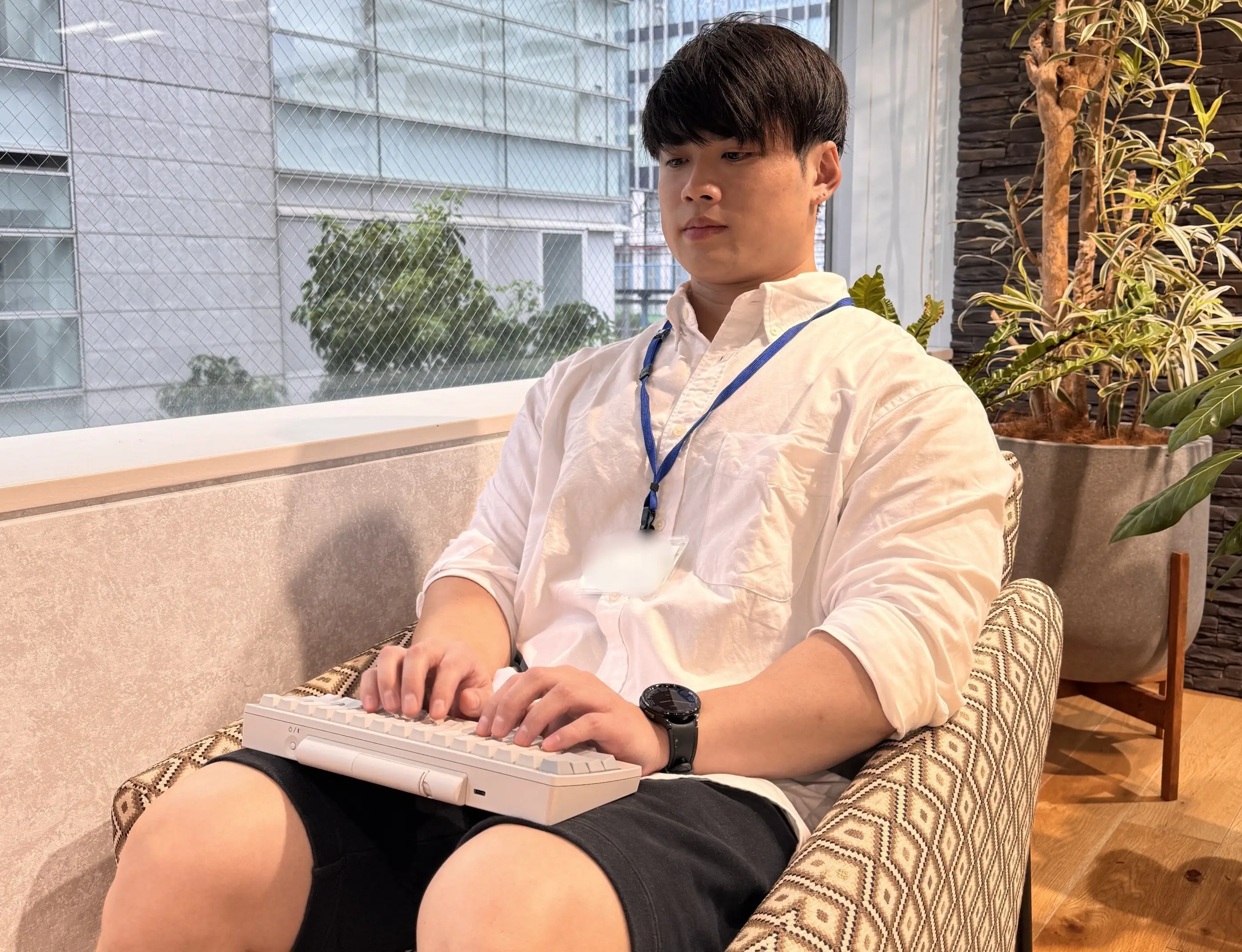 フィットネスからコードの世界へ。業務改善の現場で「技術の幅」を広げ続けるDXエンジニア